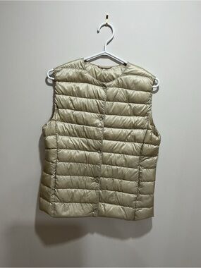Uniqlo Lightweight down Quilted Sleeveless Puffer Vest size medium
